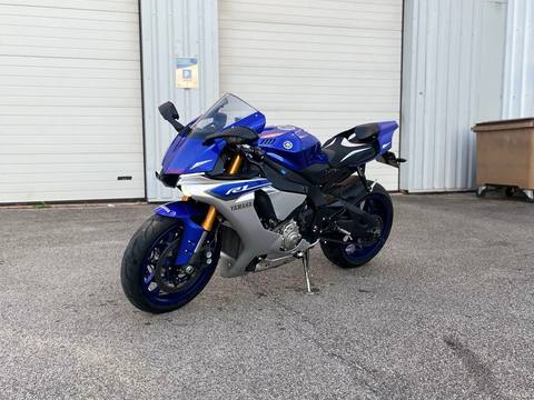 Yamaha r1